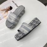 New letter flip flops ins platform sandal - Image 4