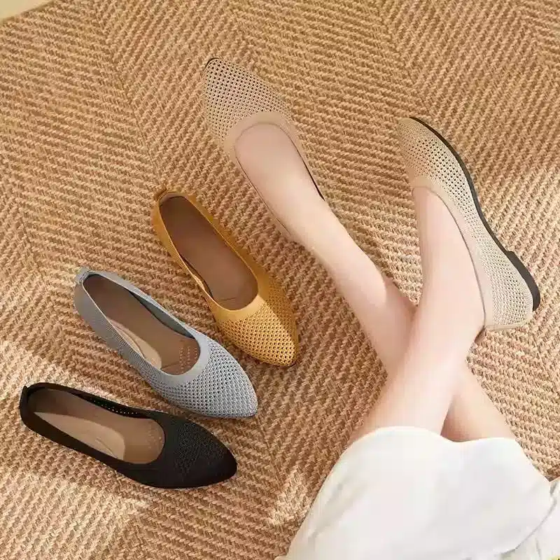 O1CN01iz0vHY1EtMno52E2s_!!2200589860409.jpg_q50.jpg_ New solid color pointed toe flat heel soft sole single shoes - Image 1