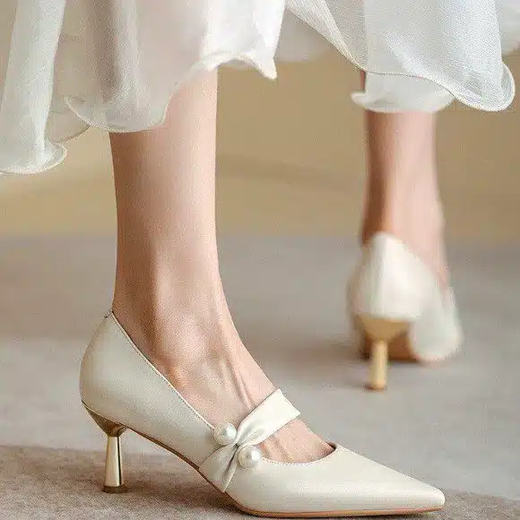 Screenshot 2025-04-18 152814 Fairy white French high heels women pointed toe spring and autumn - Image 1